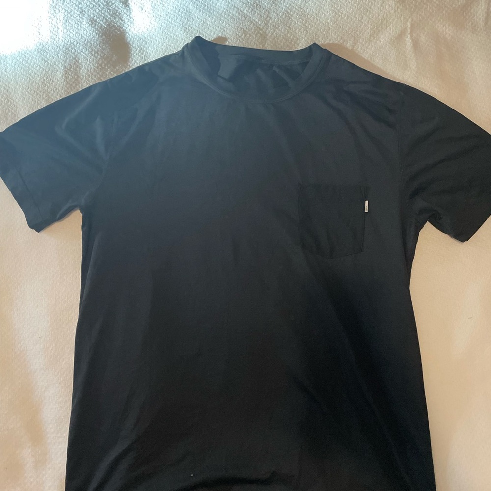 Vuori performance T  size Large